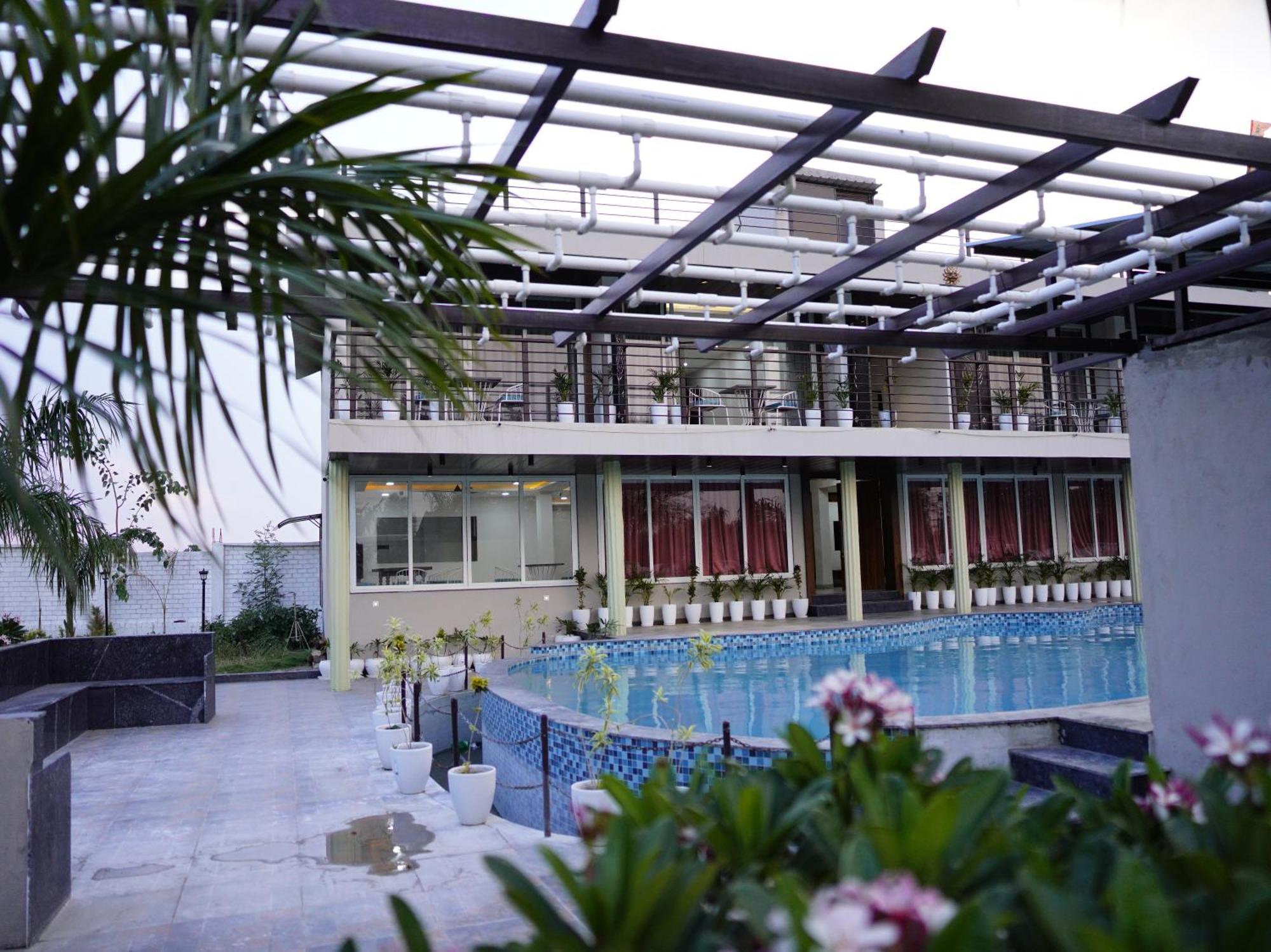 אינדורה Fun O Farm Luxury Farm Villa מראה חיצוני תמונה